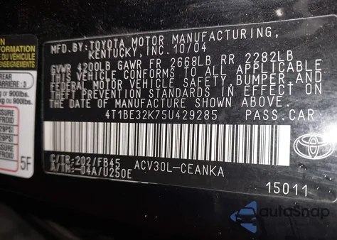 2005 Toyota Camry Le z USA, uszkodzony, nr VIN 4T1BE32K75U429285